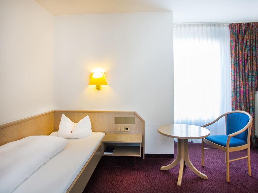 Hotel und Gästehaus Kreuz Gammertingen Zimmer foto