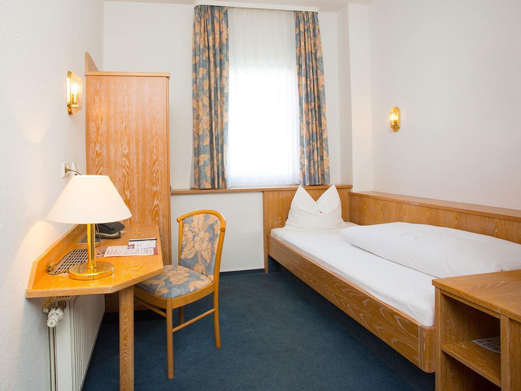 Hotel und Gästehaus Kreuz Gammertingen Zimmer foto